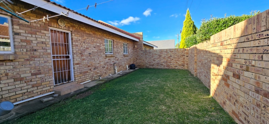 2 Bedroom Property for Sale in Flamwood North West